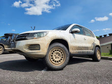 Charger l&#39;image dans la galerie, B2BFAB VW Tiguan Mk1 Camber Correcting Lift Kit